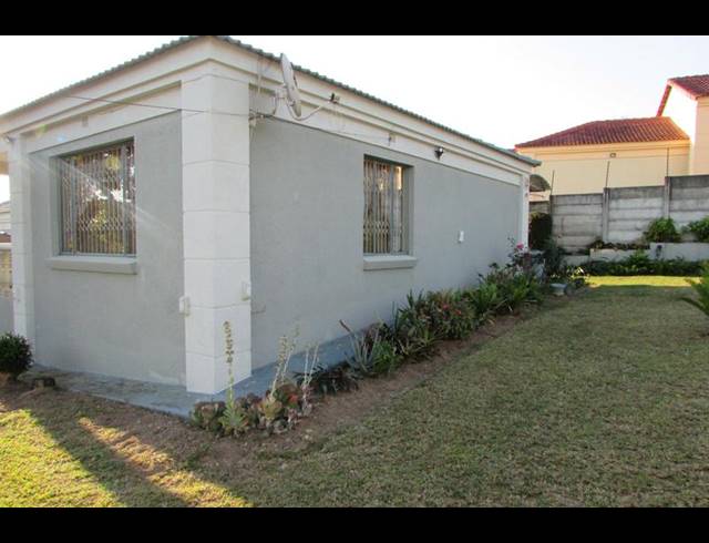 3 BEDROOM HOUSE FOR SALE IN STONEHENGE EXT 1